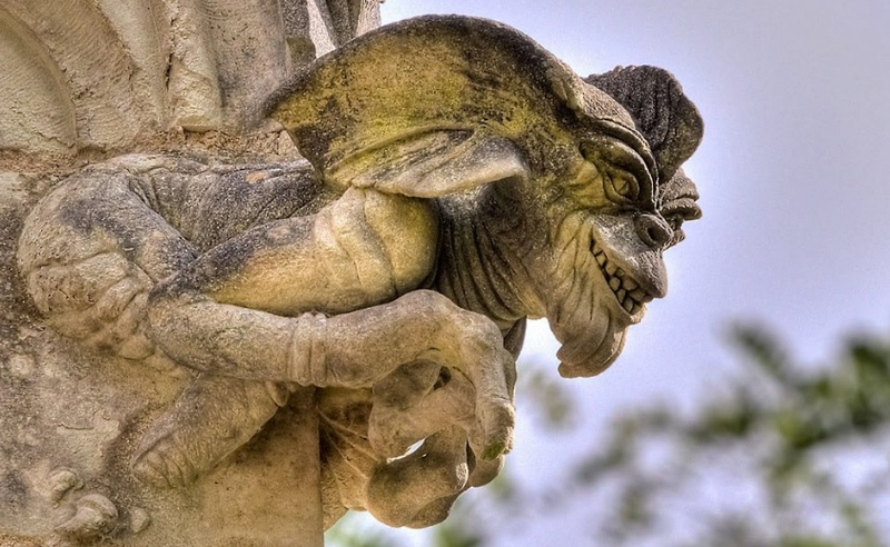 Illustration for article titled A Menagerie of Church Gargoyles Includes Aliens and Astronauts